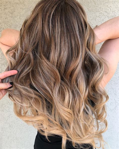 Consider highlighted <b>brunette</b> <b>hair</b> with wispy layers. . Brunette hair with blonde highlights